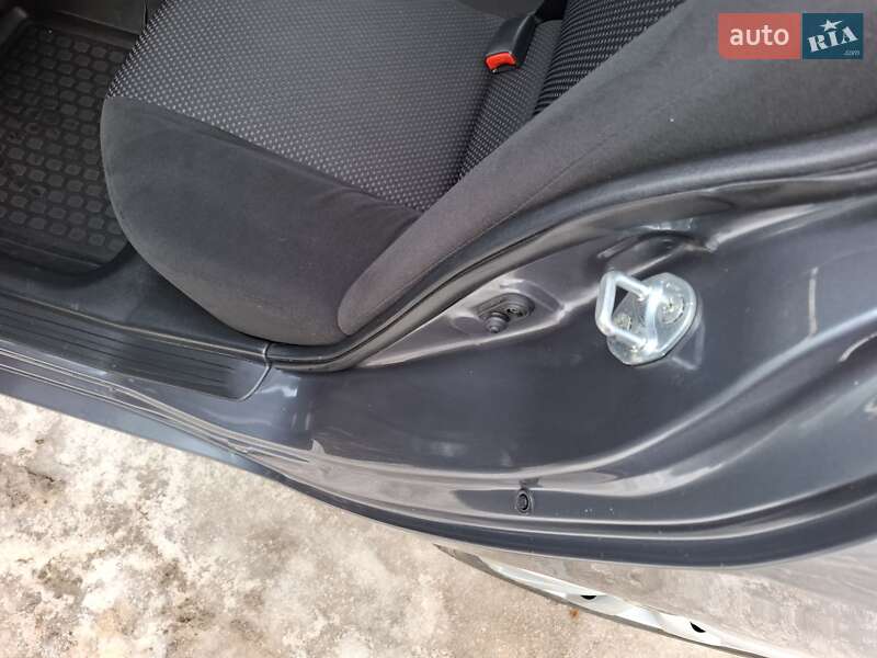 Седан Mitsubishi Lancer 2009 в Киеве