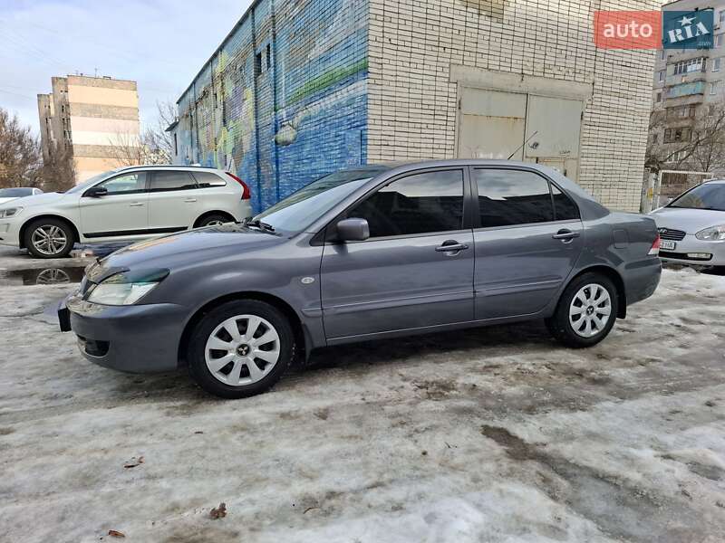 Седан Mitsubishi Lancer 2009 в Киеве
