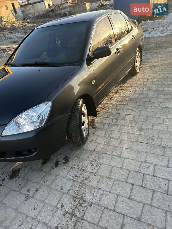 Mitsubishi Lancer 2004