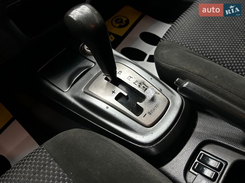 Седан Mitsubishi Lancer 2008 в Черновцах