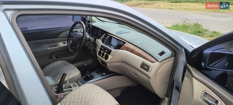 Седан Mitsubishi Lancer 2004 в Запорожье