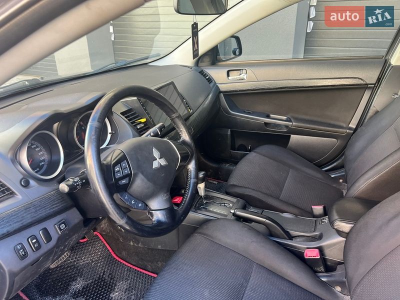 Седан Mitsubishi Lancer 2009 в Виннице