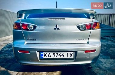 Седан Mitsubishi Lancer 2015 в Ужгороде