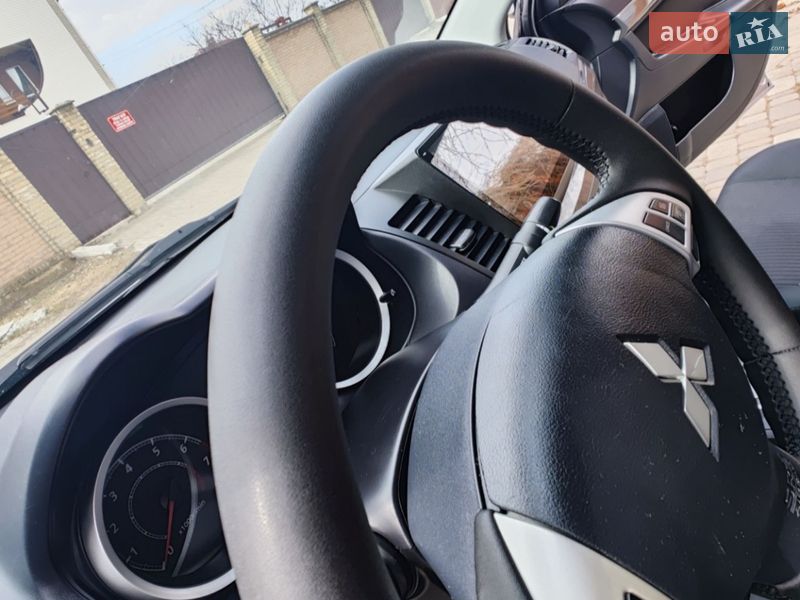Седан Mitsubishi Lancer 2014 в Чернигове