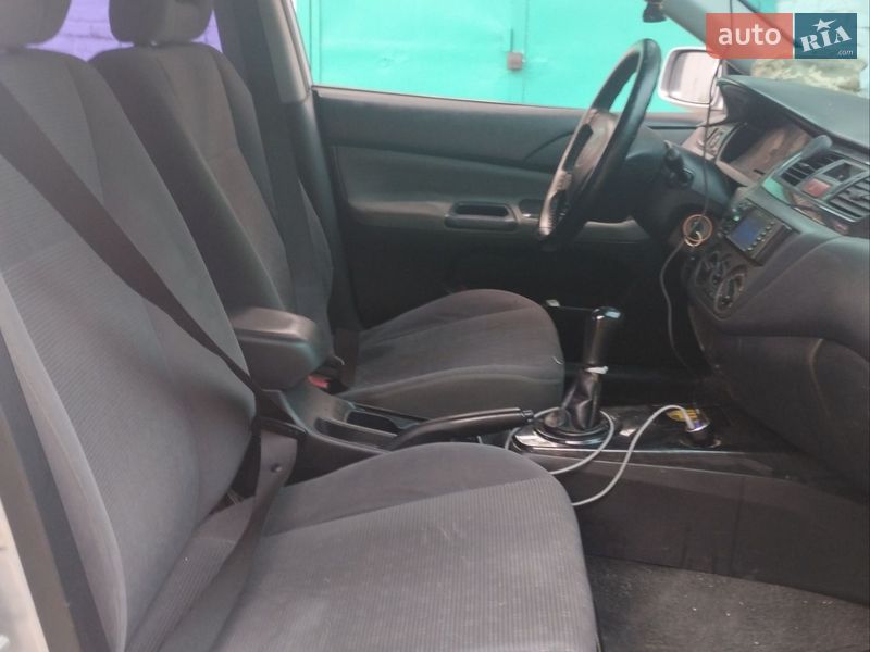 Седан Mitsubishi Lancer 2005 в Киеве