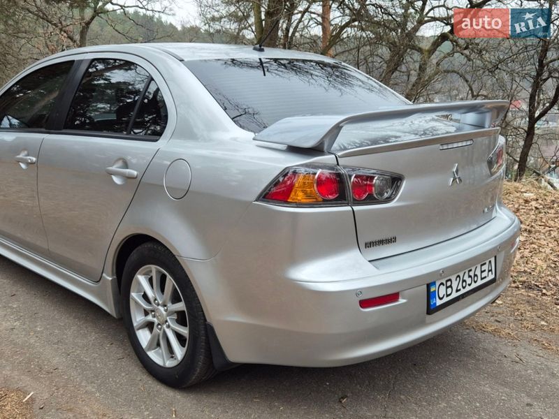 Седан Mitsubishi Lancer 2015 в Чернигове