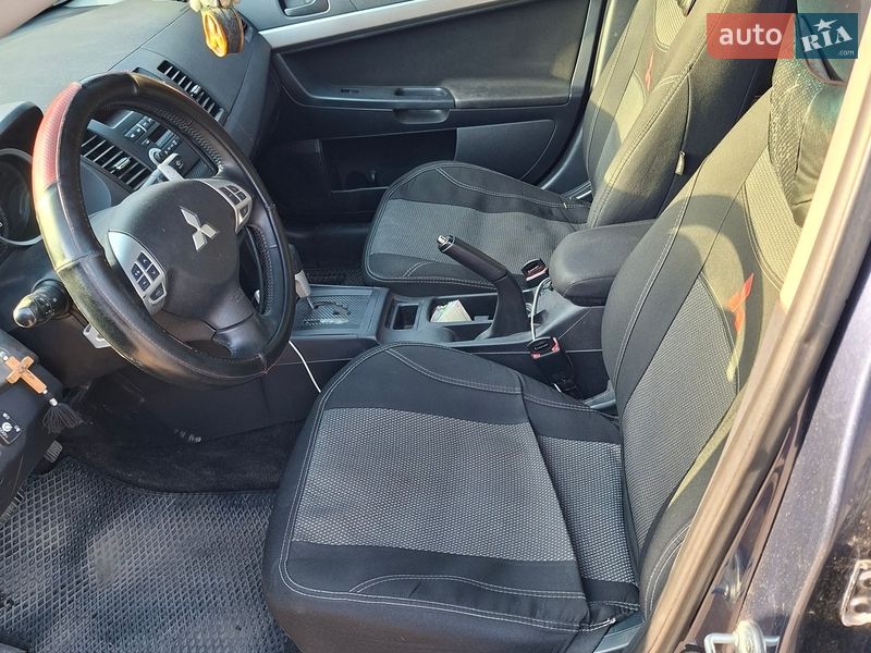 Седан Mitsubishi Lancer 2009 в Кропивницком