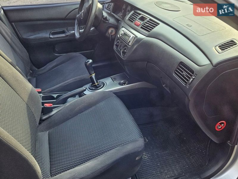 Седан Mitsubishi Lancer 2006 в Ровно