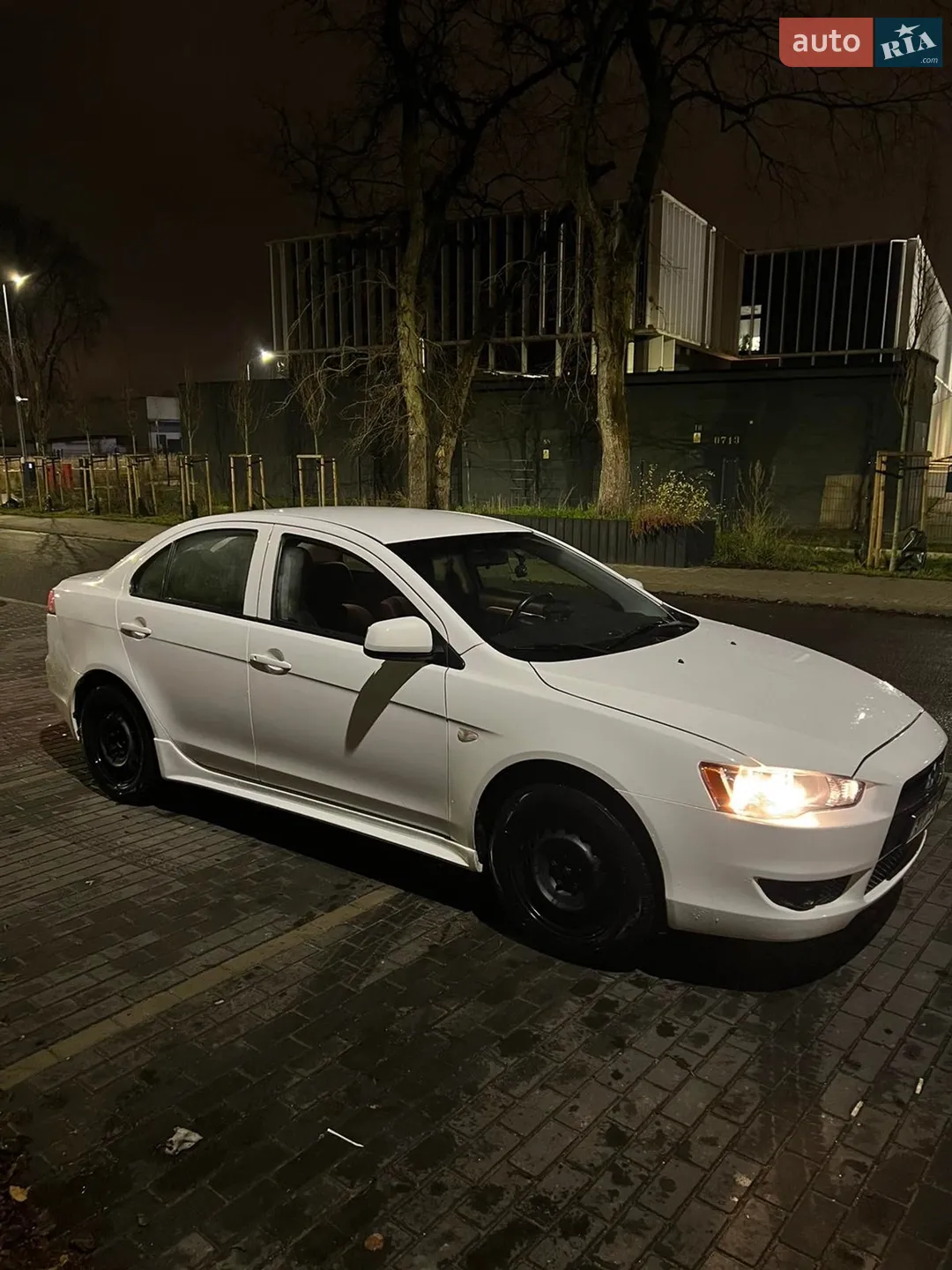 2010 Mitsubishi Lancer - мініатюра 6