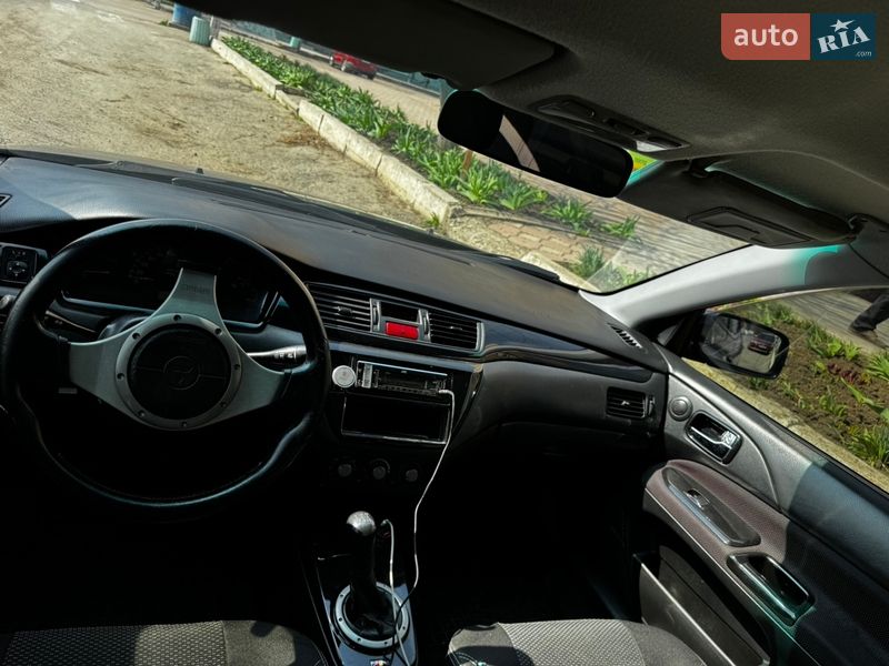 Седан Mitsubishi Lancer 2006 в Николаеве