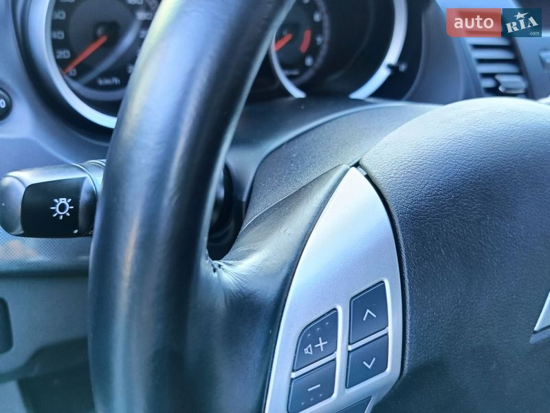 Седан Mitsubishi Lancer 2008 в Киеве