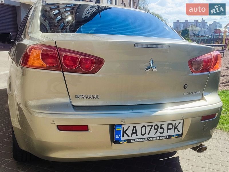 Седан Mitsubishi Lancer 2009 в Києві