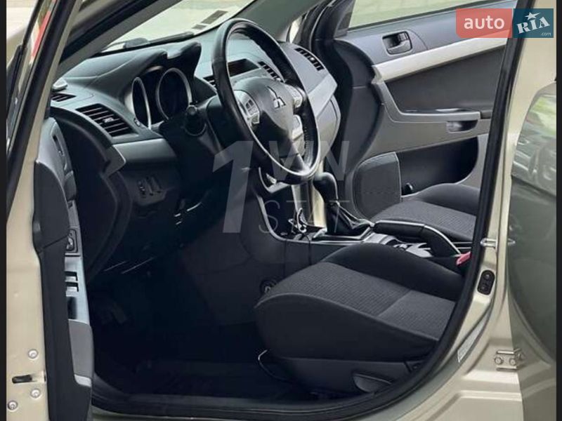 Седан Mitsubishi Lancer 2009 в Києві