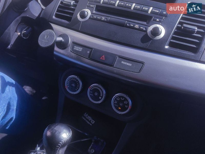 Седан Mitsubishi Lancer 2009 в Києві