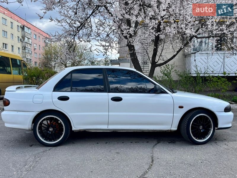 Седан Mitsubishi Lancer 1995 в Кременчуці