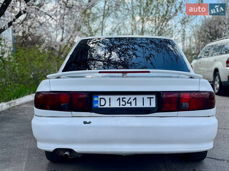 Седан Mitsubishi Lancer 1995 в Кременчуці