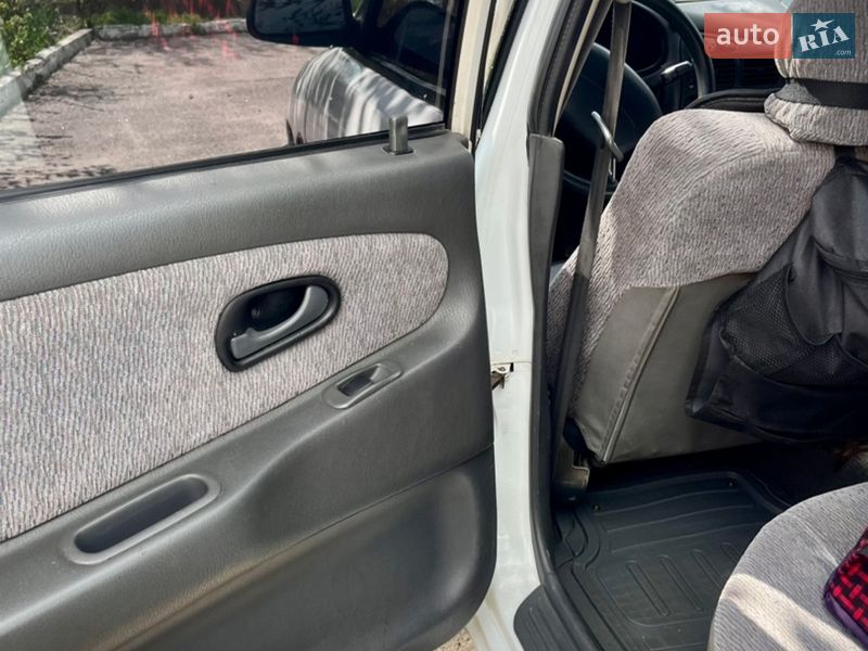 Седан Mitsubishi Lancer 1995 в Кременчуці