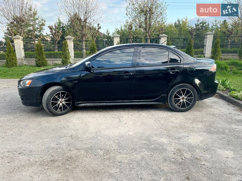 Седан Mitsubishi Lancer 2010 в Золочеві