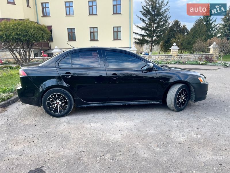 Седан Mitsubishi Lancer 2010 в Золочеві