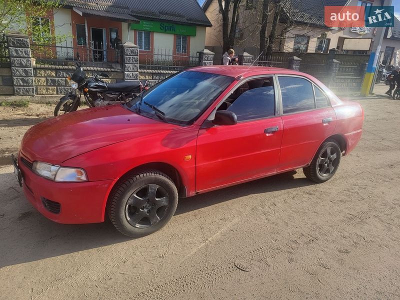 Седан Mitsubishi Lancer 1996 в Старом Селе