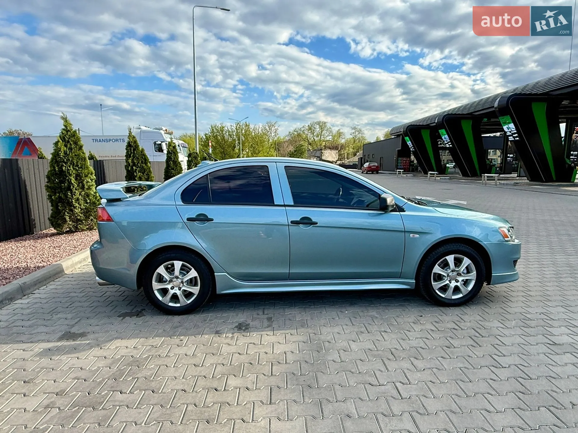 2010 Mitsubishi Lancer - мініатюра 31