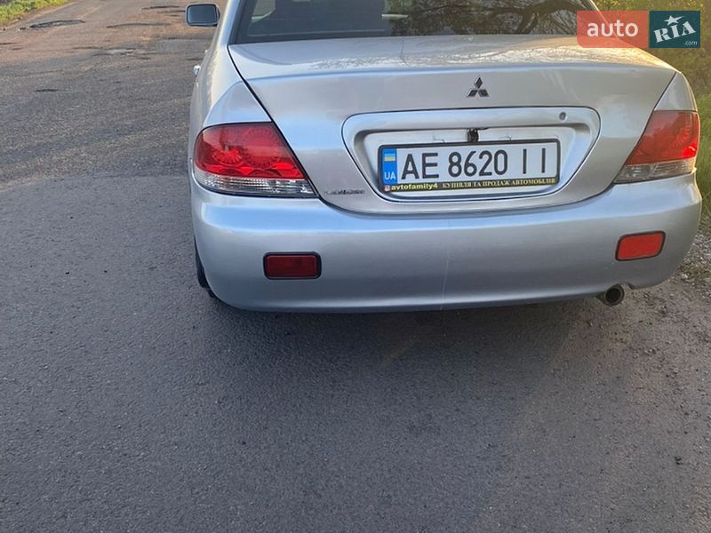 Седан Mitsubishi Lancer 2006 в Днепре