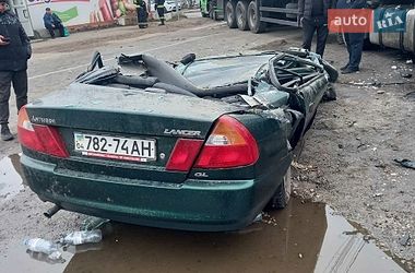 Седан Mitsubishi Lancer 1999 в Днепре