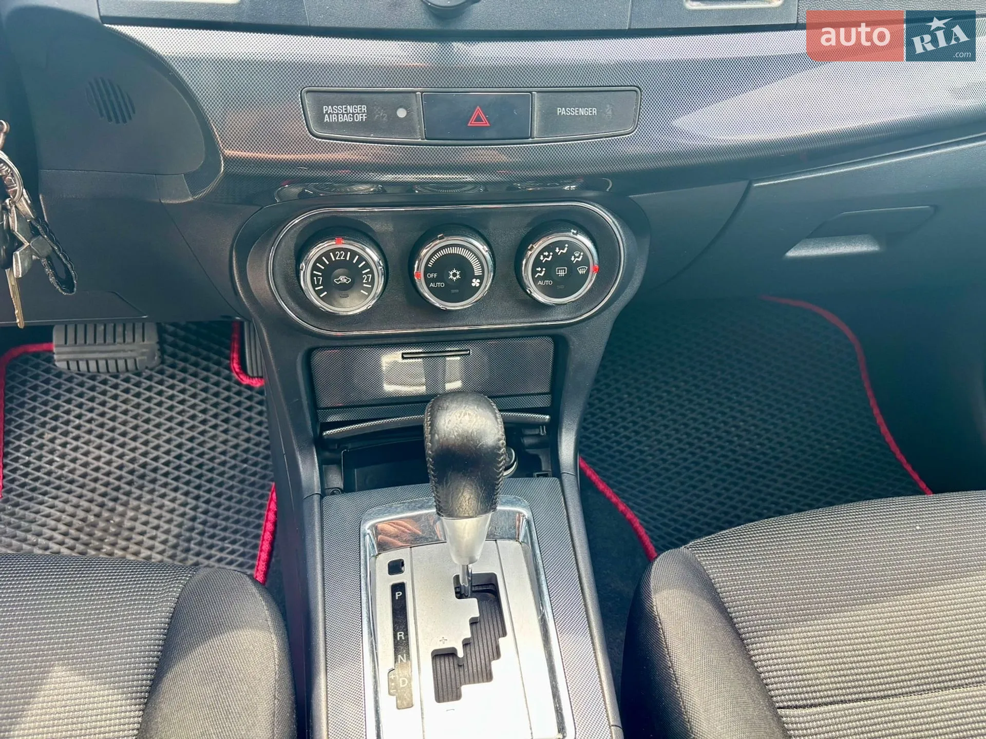 2011 Mitsubishi Lancer - мініатюра 39