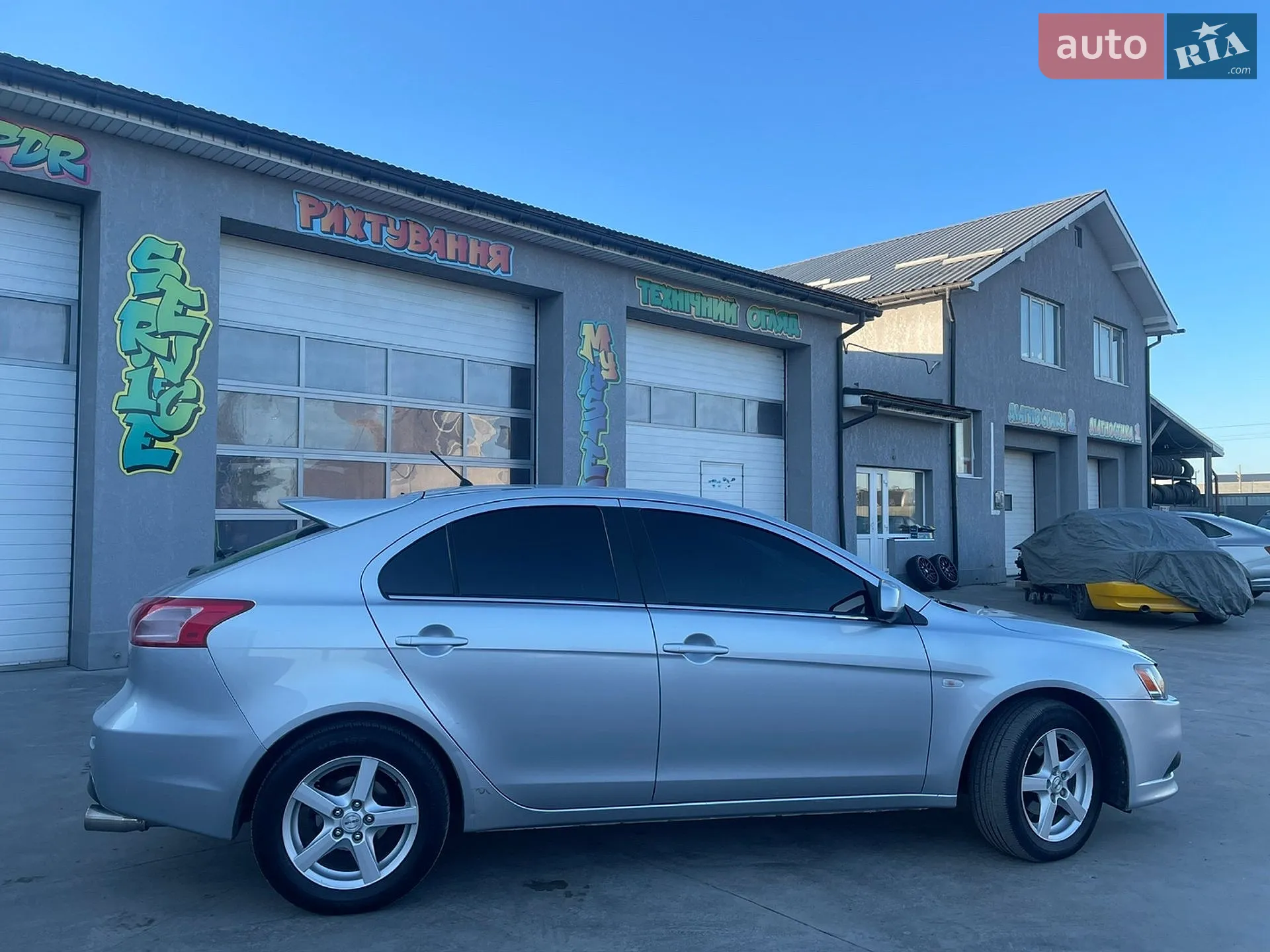 2010 Mitsubishi Lancer - мініатюра 12
