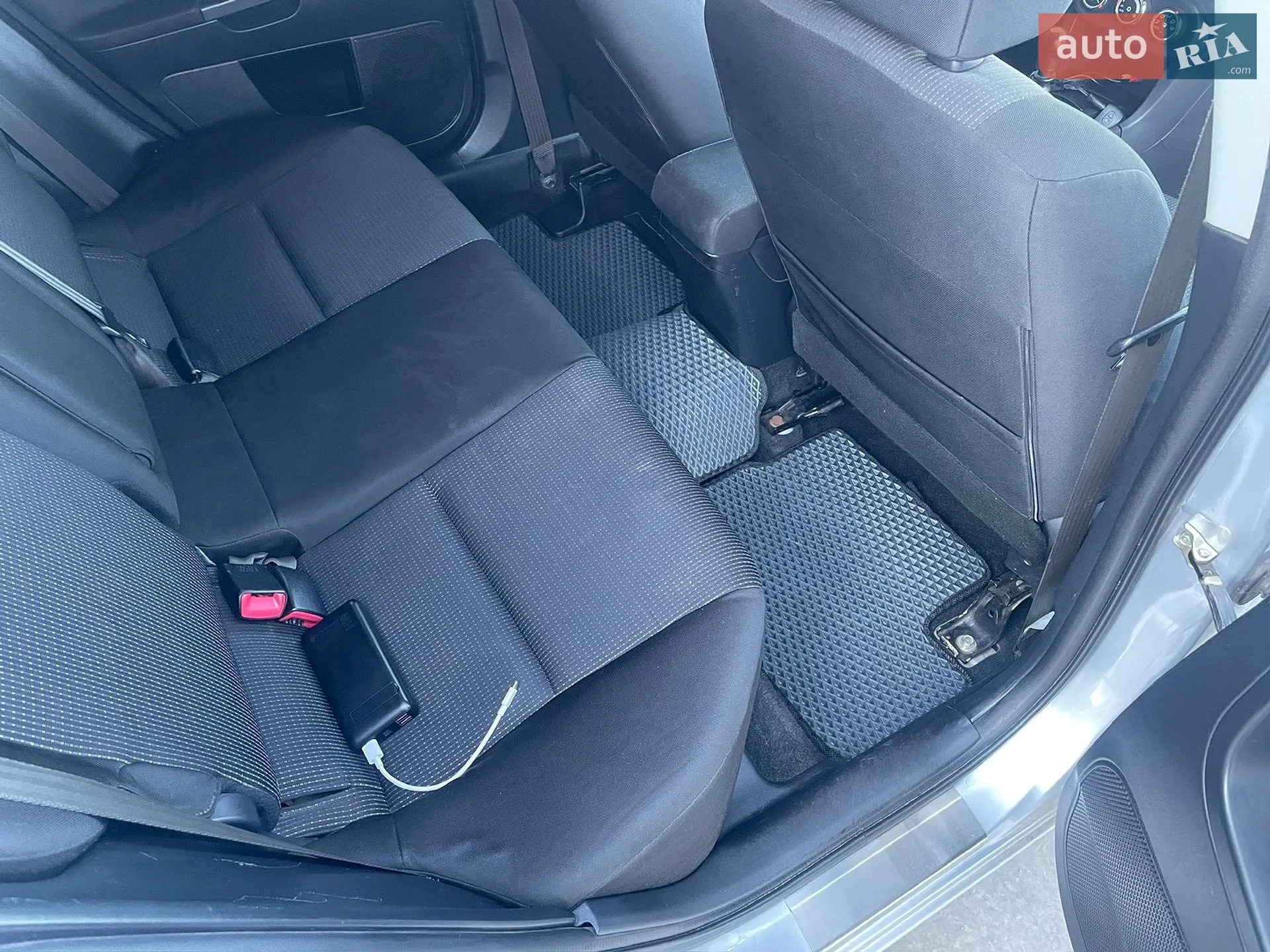 2010 Mitsubishi Lancer - мініатюра 16