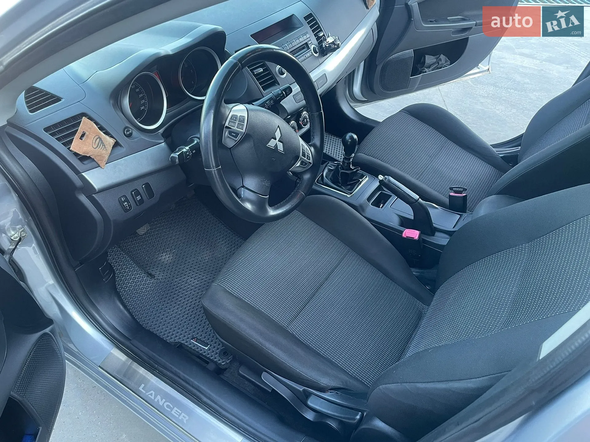 2010 Mitsubishi Lancer - мініатюра 18
