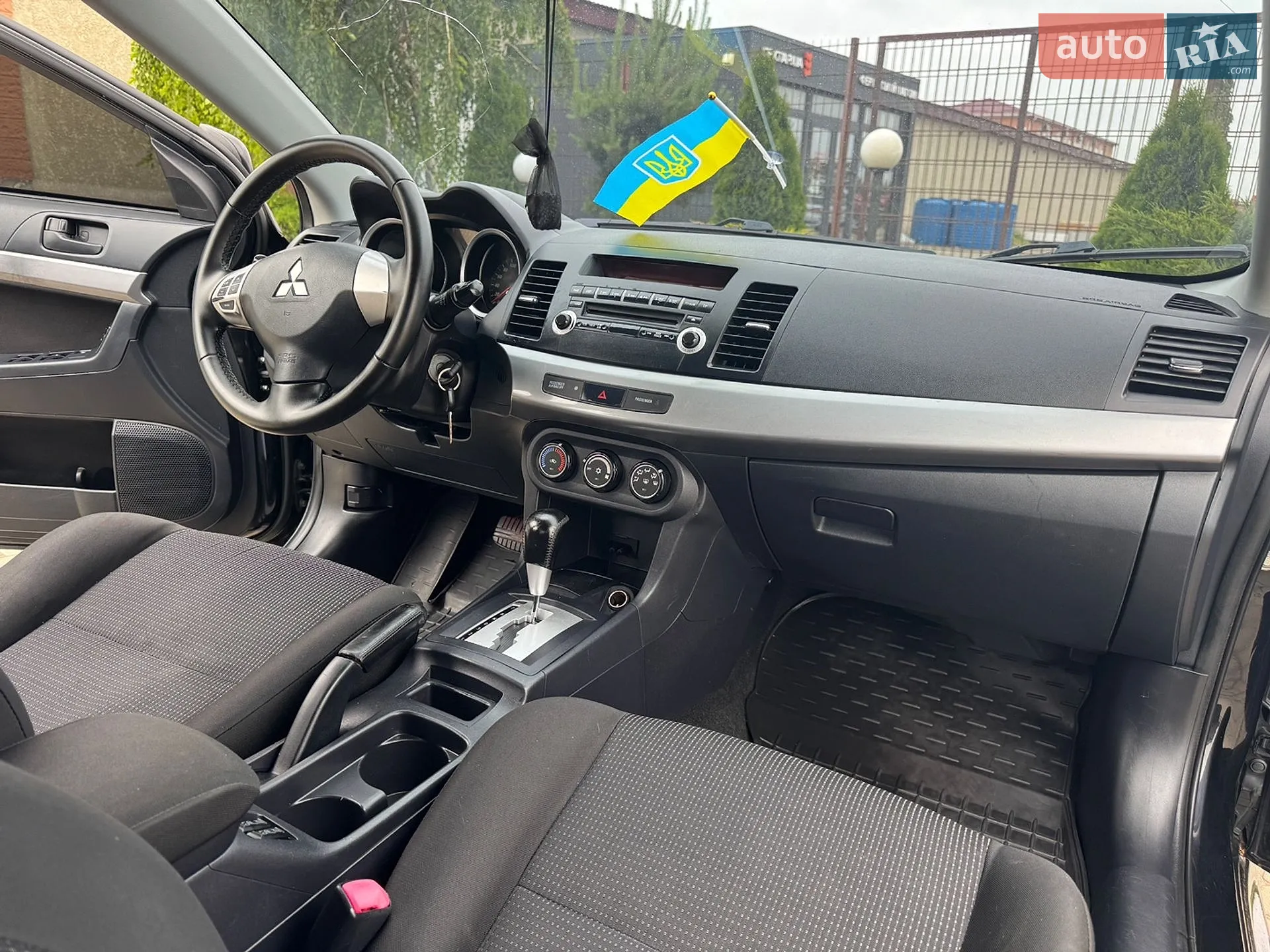 2010 Mitsubishi Lancer - мініатюра 24