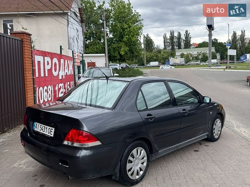 Седан Mitsubishi Lancer 2003 в Киеве