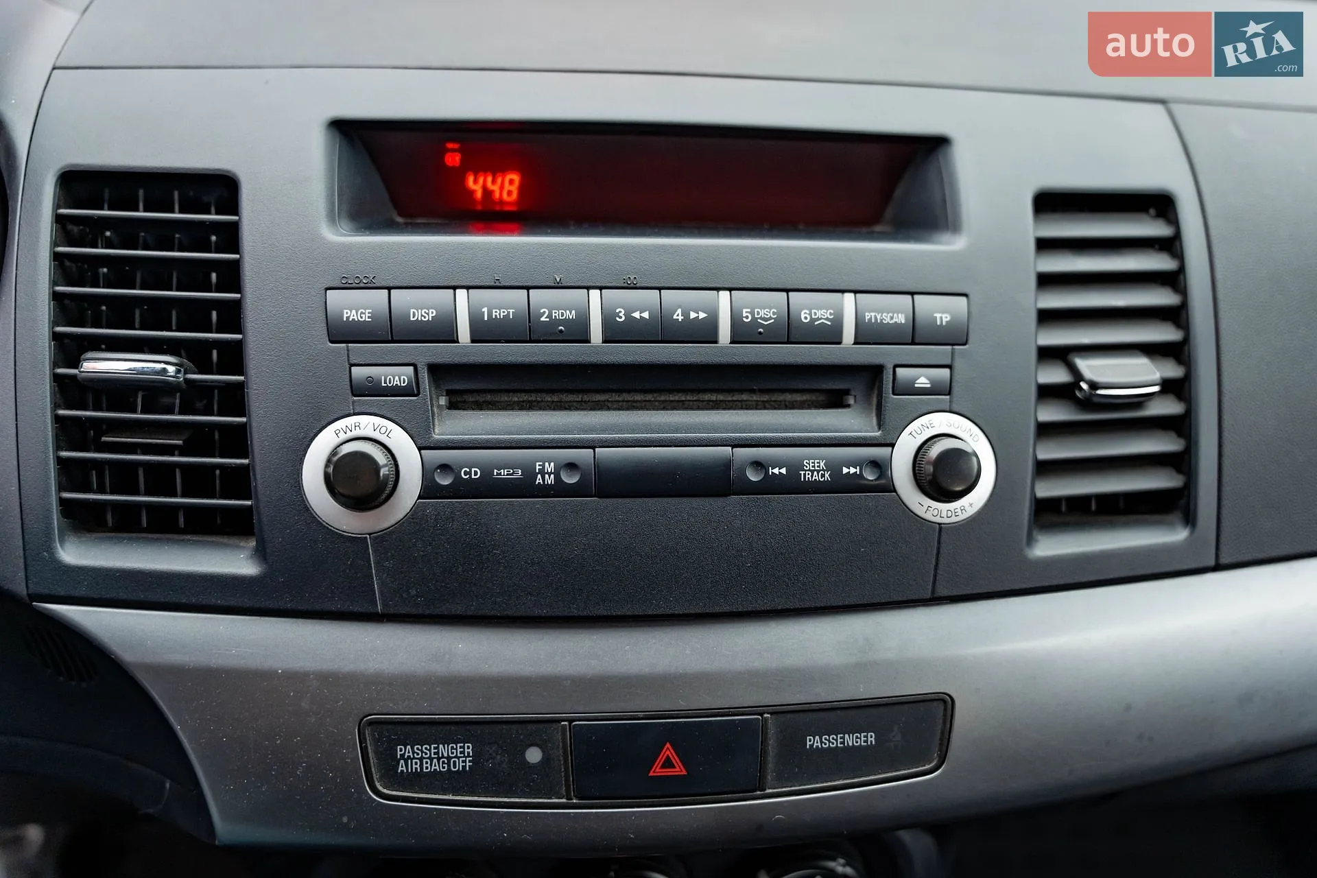 2010 Mitsubishi Lancer - мініатюра 15