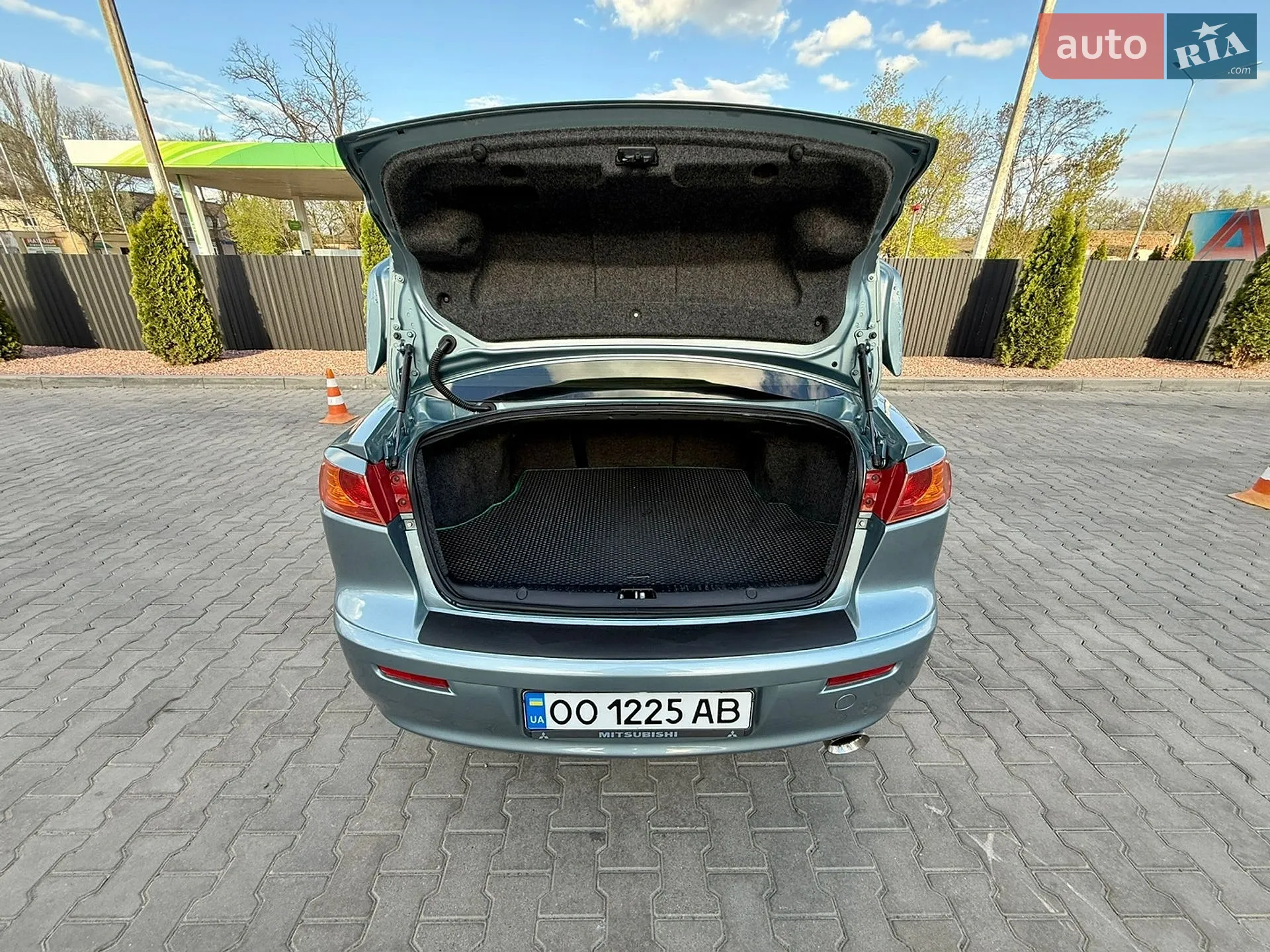 2010 Mitsubishi Lancer - мініатюра 16
