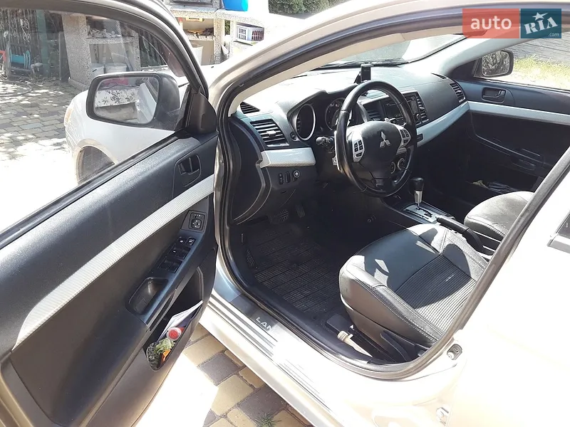 Mitsubishi Lancer 2007 VIN JMBSTCY4A8U003568 фото оголошення 8 з 58