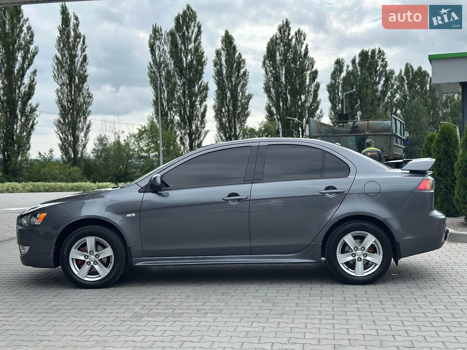 2011 Mitsubishi Lancer - мініатюра 23