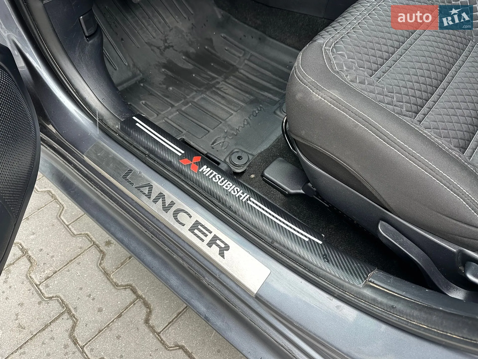 2011 Mitsubishi Lancer - мініатюра 30