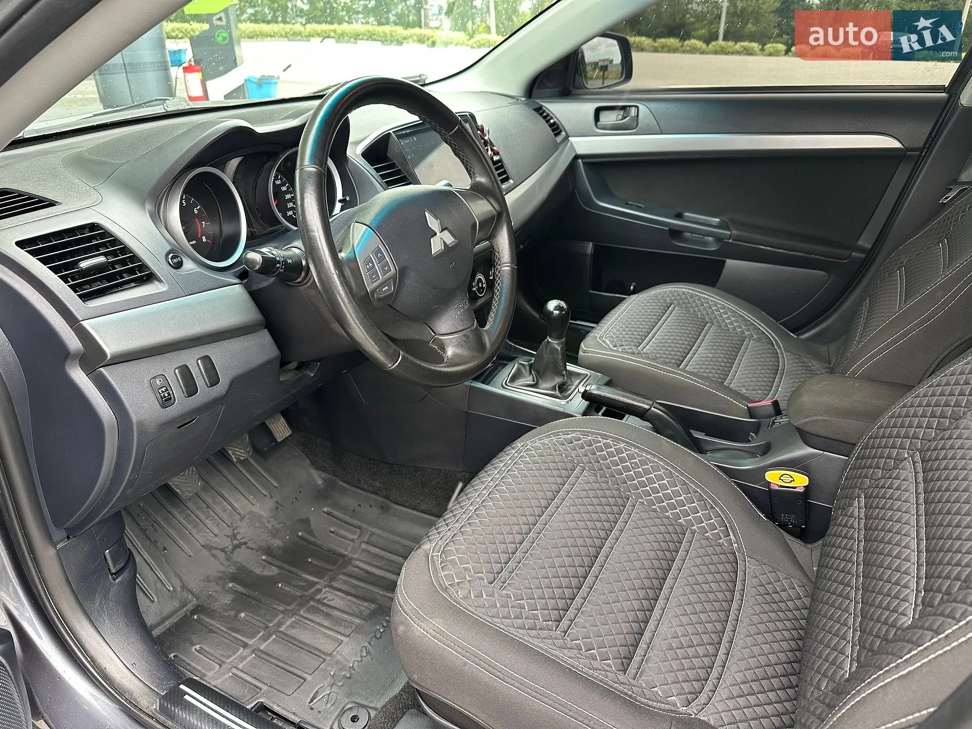 2011 Mitsubishi Lancer - мініатюра 31