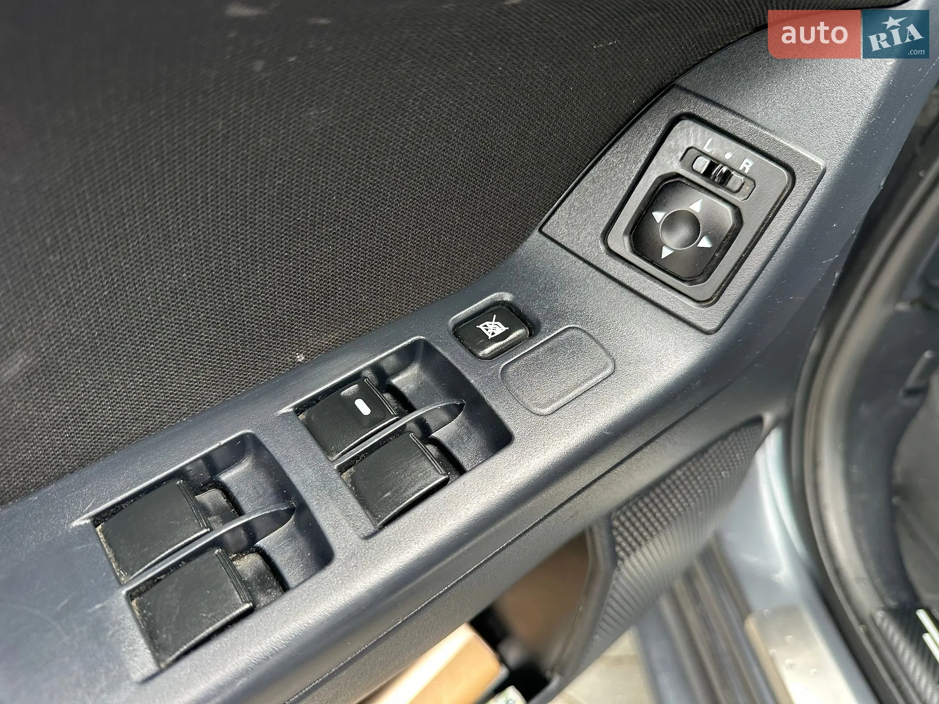 2011 Mitsubishi Lancer - мініатюра 34