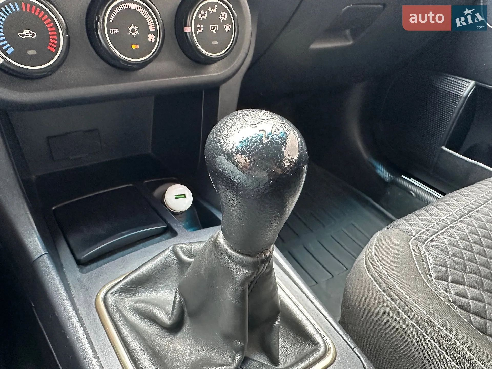 2011 Mitsubishi Lancer - мініатюра 35