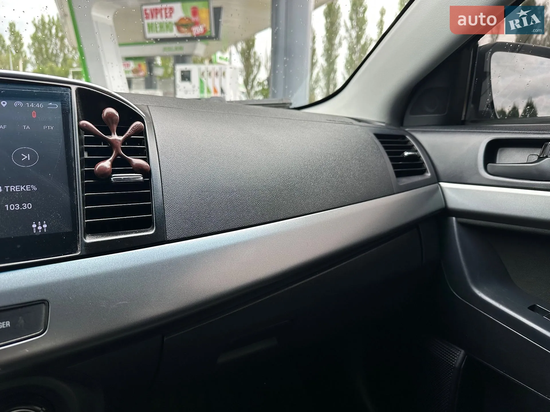 2011 Mitsubishi Lancer - мініатюра 39