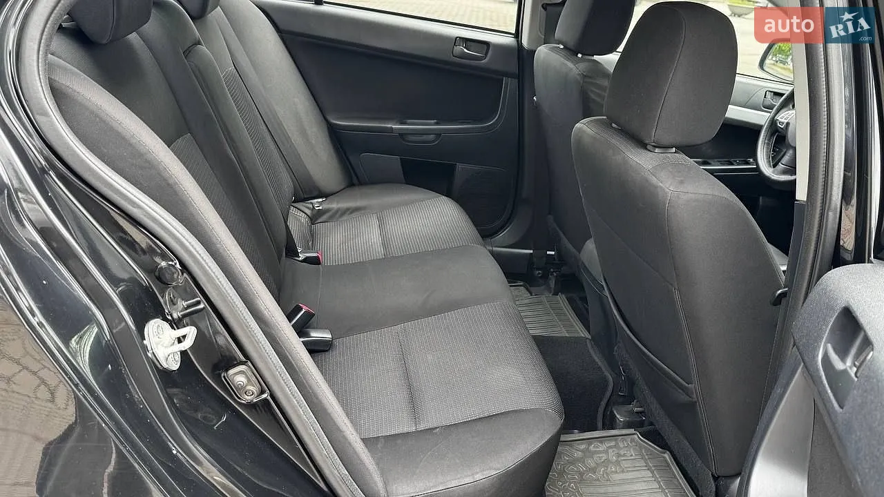 2011 Mitsubishi Lancer - мініатюра 13