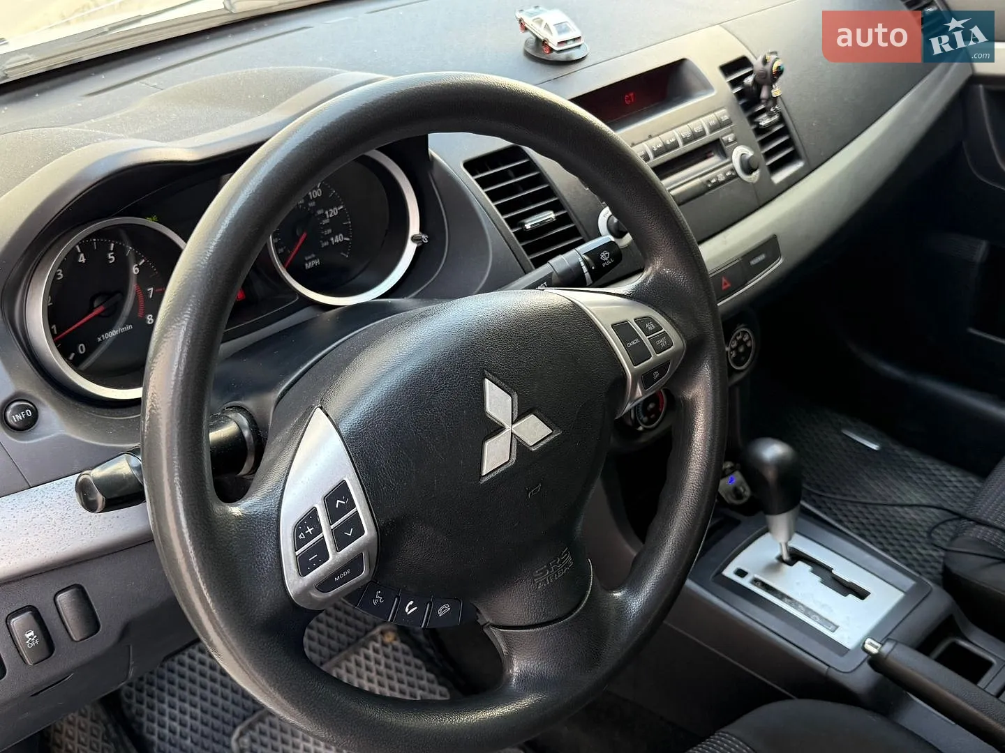 2010 Mitsubishi Lancer - мініатюра 38