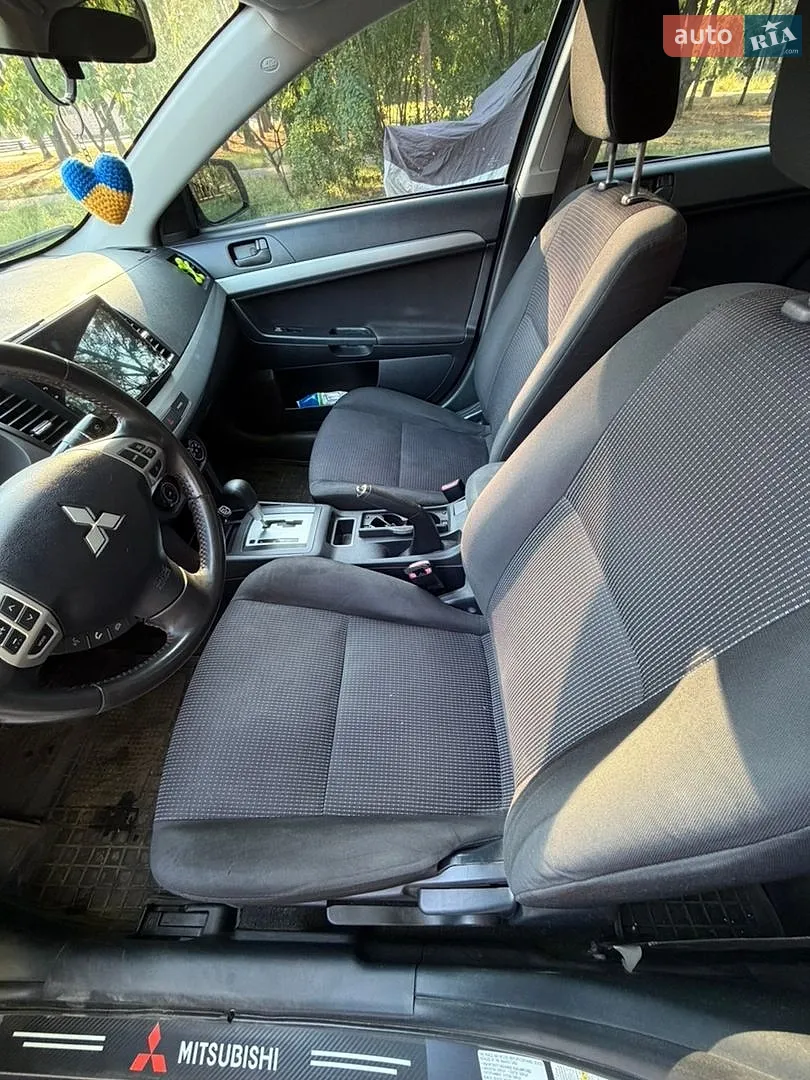 2011 Mitsubishi Lancer - мініатюра 16