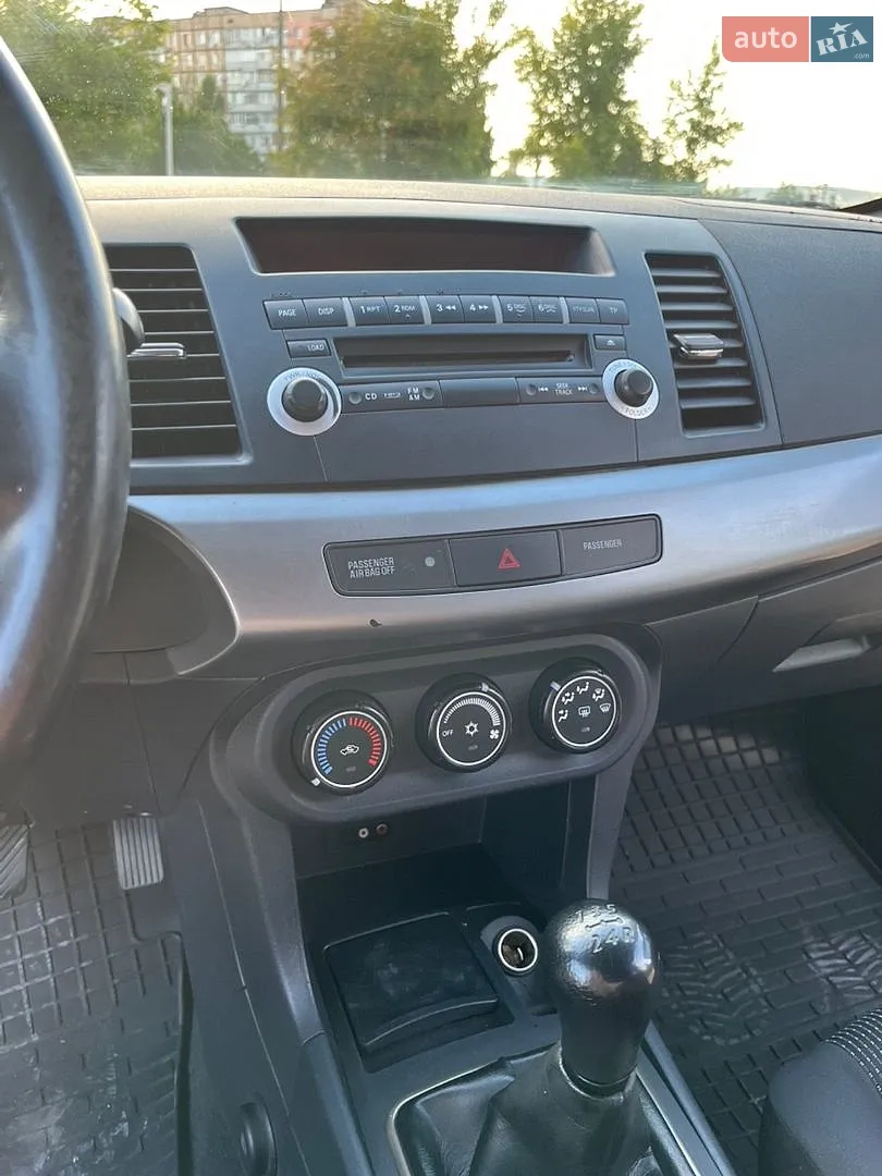 2011 Mitsubishi Lancer - мініатюра 15