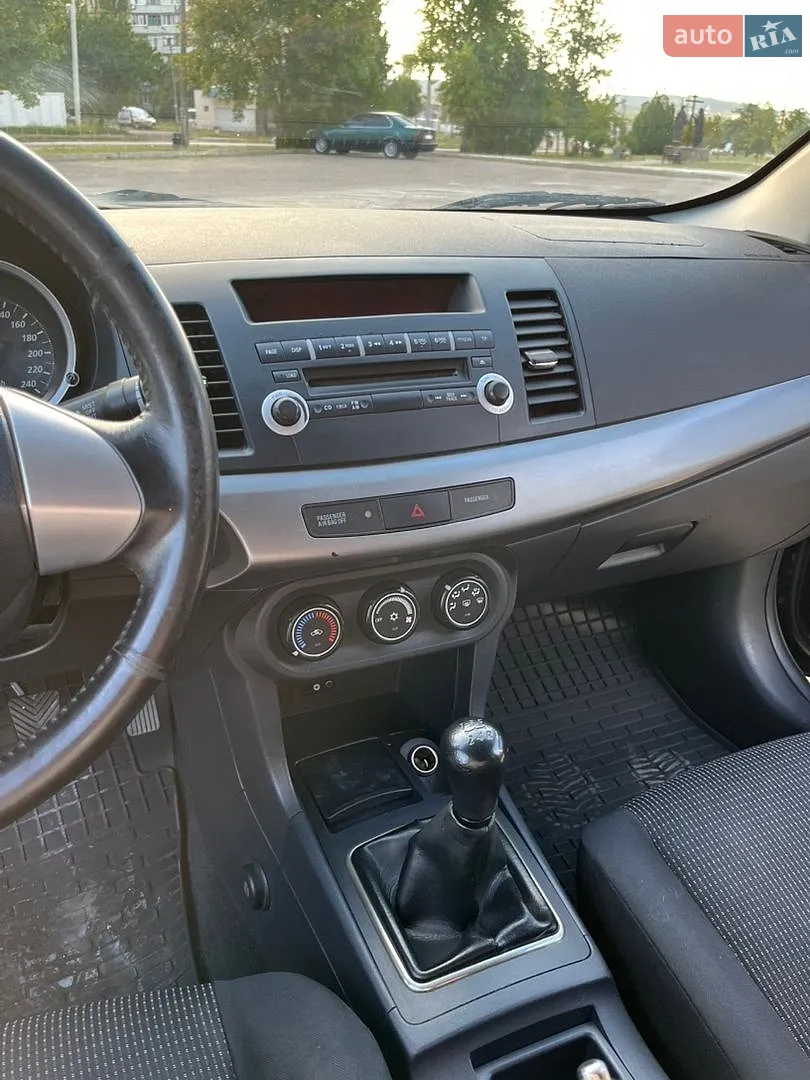2011 Mitsubishi Lancer - мініатюра 16