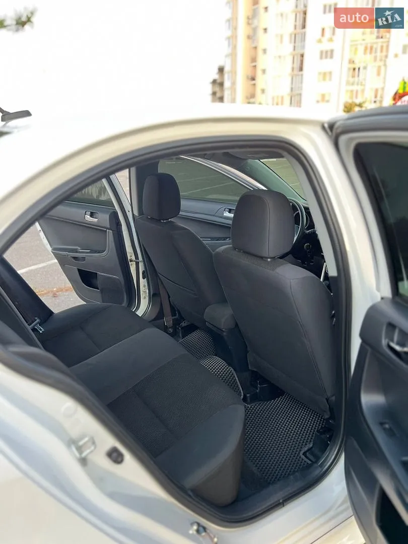 2015 Mitsubishi Lancer - мініатюра 16