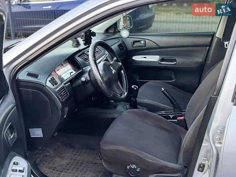 Седан Mitsubishi Lancer 2006 в Одессе