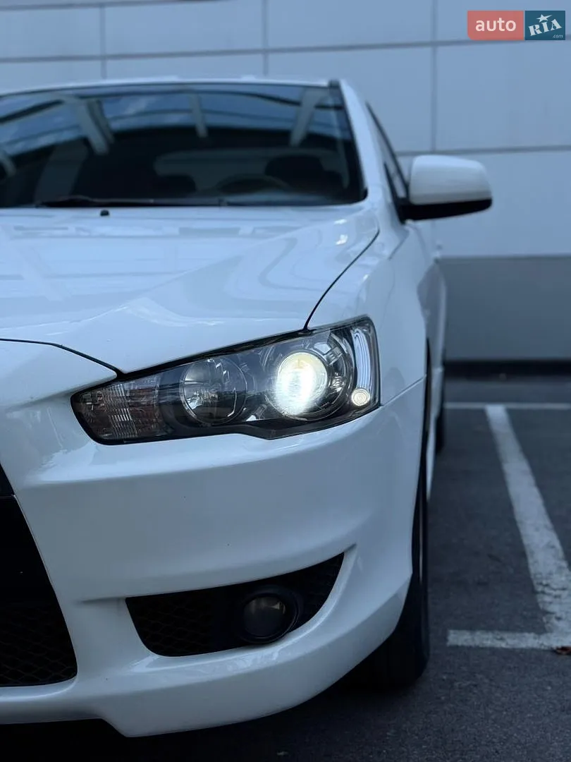 2010 Mitsubishi Lancer - мініатюра 13